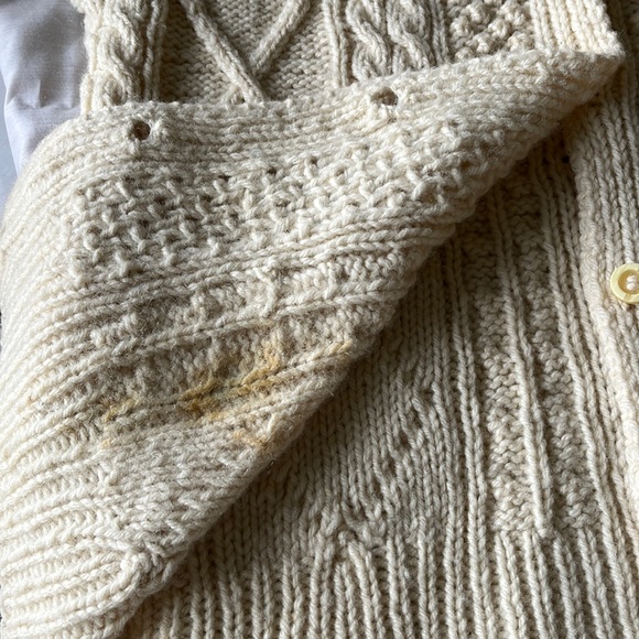 Handmade vintage fisherman’s cable knit sweater with vintage buttons - Picture 5 of 16